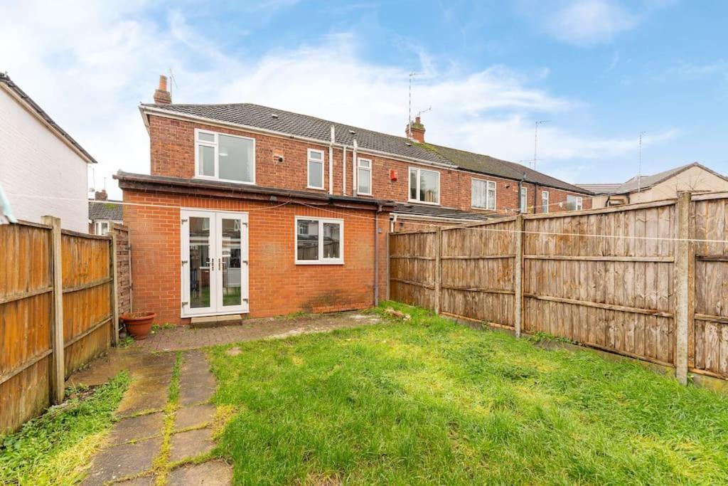 Modern House, Sleeps 5 In Holiday home